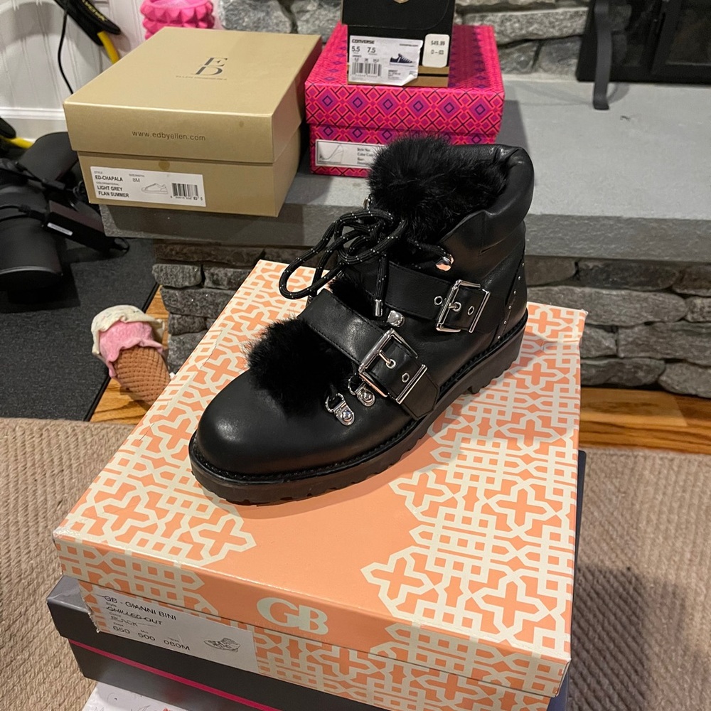Gianni Bini faux fur winter boots